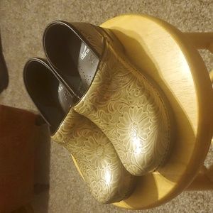 Dansko Gold Bronze mules new EU 42 US 11